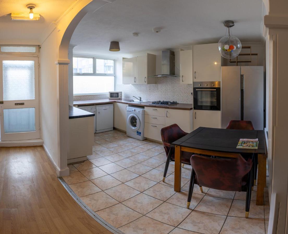 Вілла London - 4 Bed - Sleeps 8 - Garden - Pet Friendly Екстер'єр фото