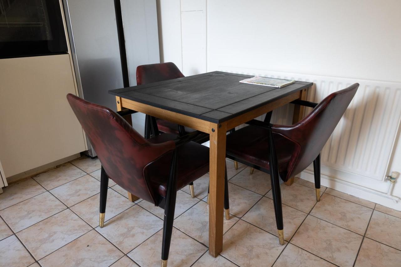 Вілла London - 4 Bed - Sleeps 8 - Garden - Pet Friendly Екстер'єр фото
