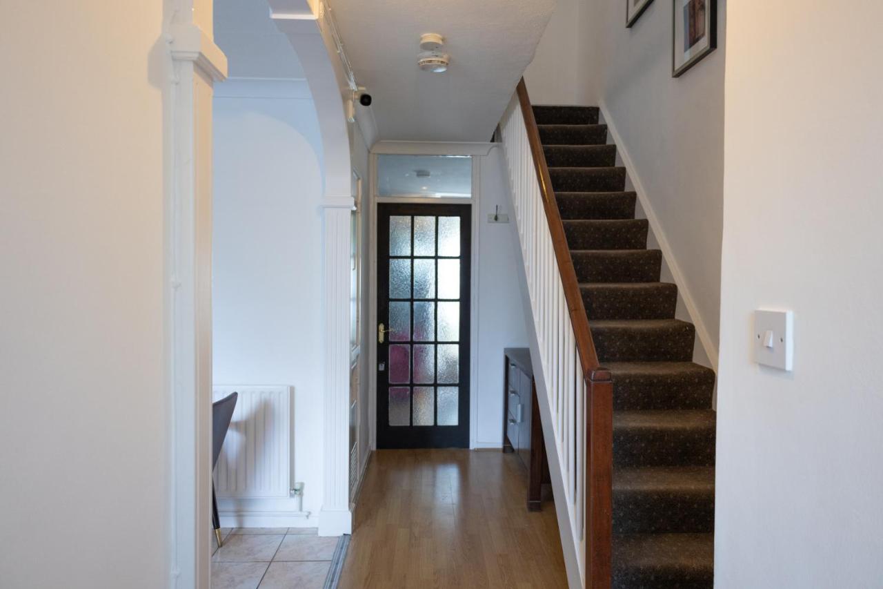 Вілла London - 4 Bed - Sleeps 8 - Garden - Pet Friendly Екстер'єр фото