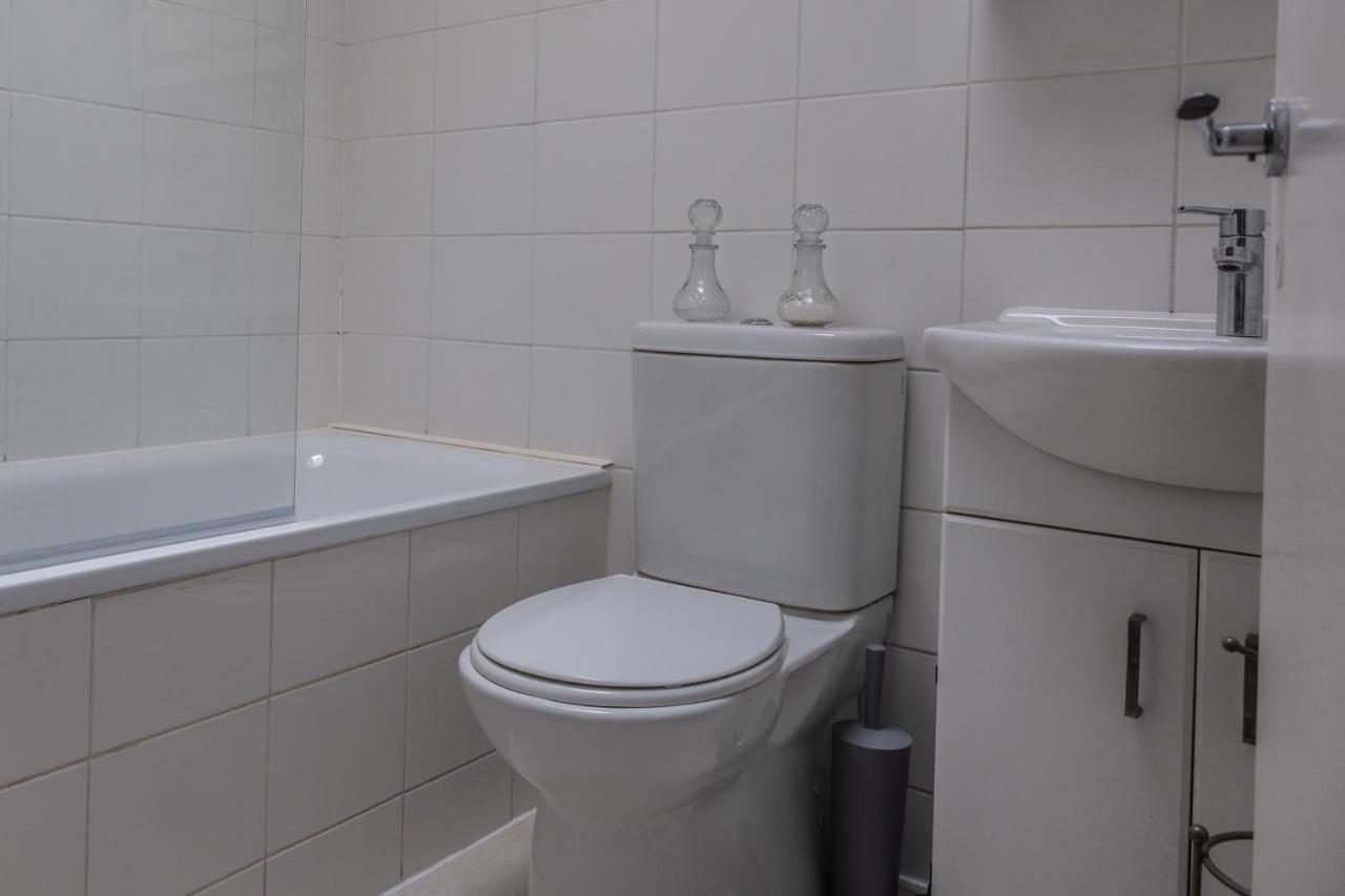 Вілла London - 4 Bed - Sleeps 8 - Garden - Pet Friendly Екстер'єр фото