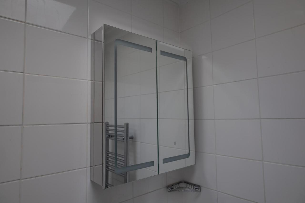 Вілла London - 4 Bed - Sleeps 8 - Garden - Pet Friendly Екстер'єр фото